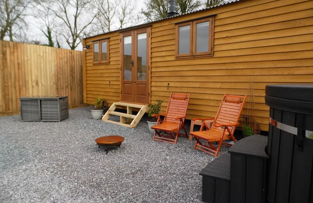 Tone Valley View Glamping-1